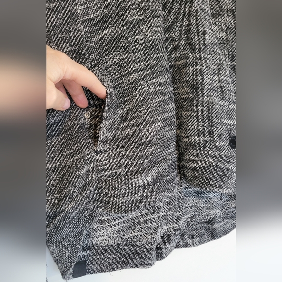 Sweather - Picture 3 of 3